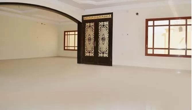 Residential Ready Property 6 Bedrooms U/F Villa in Compound  for rent in Al Sadd , Doha #14411 - 1  image 